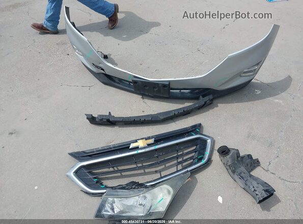 3GNAXHEV8JS571398 2018 CHEVROLET EQUINOX Silver Սարքավորումների վահանակի տեսք