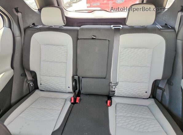 3GNAXHEV8LS555303 2020 CHEVROLET EQUINOX Silver Widok tylnych siedzeń
