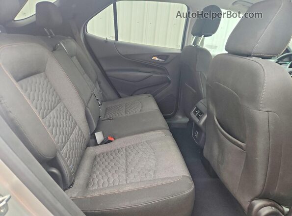 3GNAXJEV4MS162598 2021 CHEVROLET EQUINOX Silver Widok wnętrza z tyłu