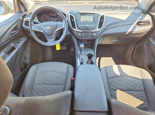 3GNAXJEV8JS558349 2018 CHEVROLET EQUINOX Silver Вид панелі приладів