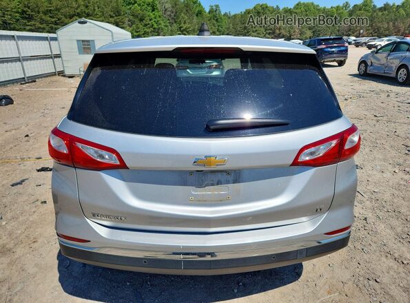 3GNAXJEV8JS558349 2018 CHEVROLET EQUINOX Silver Вид ззаду