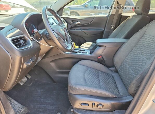 3GNAXJEV8JS558349 2018 CHEVROLET EQUINOX Silver Вид салону спереду