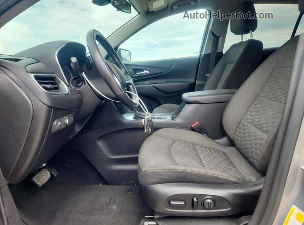 3GNAXJEVXJS614484 2018 CHEVROLET EQUINOX Silver Front interior view