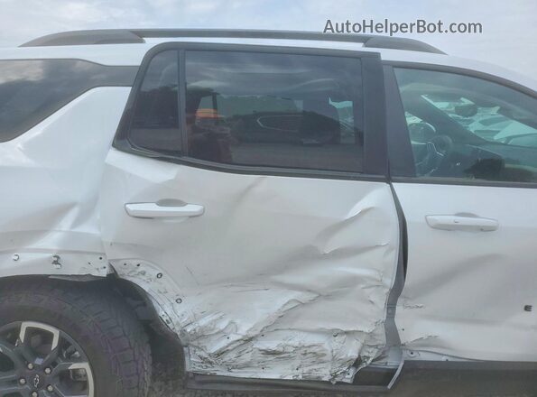 3GNAXKEG4TL221701 2026 CHEVROLET EQUINOX White Սալոնի հետևի տեսք