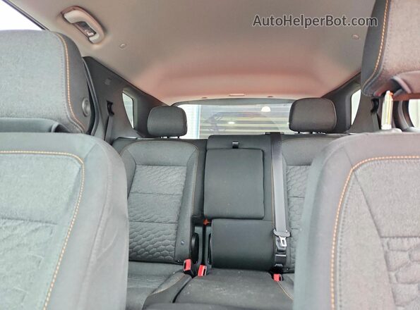 3GNAXKEV5LS685746 2020 CHEVROLET EQUINOX Silver Rear seats view