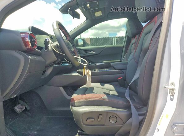 3GNAXLEG4TL184851 2026 CHEVROLET EQUINOX White Widok wnętrza z przodu