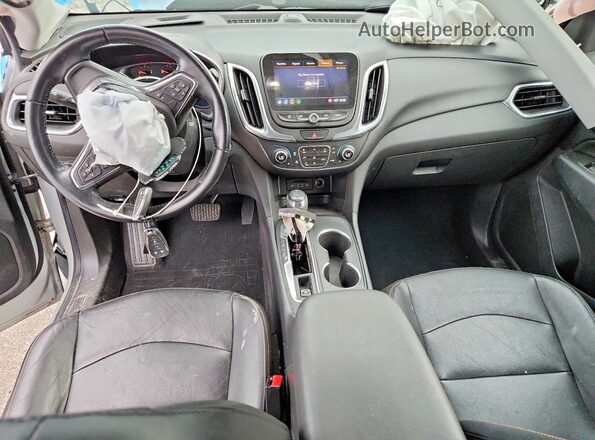 3GNAXLEXXLL265028 2020 CHEVROLET EQUINOX Серебряный Вид панели приборов