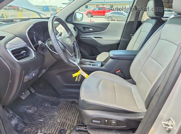 3GNAXMEV9JS554909 2018 CHEVROLET EQUINOX Silver Սալոնի դիմացի տեսք