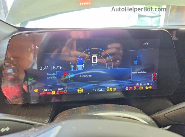 3GNAXPEG3SL166928 2025 CHEVROLET EQUINOX Green Սարքավորումների վահանակի տեսք