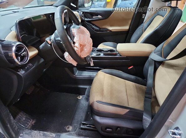 3GNAXSEG8SL137122 2025 CHEVROLET EQUINOX Green Front interior view