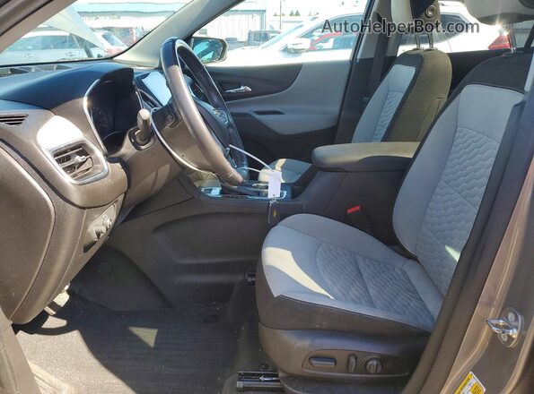 3GNAXSEV0JS593702 2018 CHEVROLET EQUINOX Gray Widok wnętrza z przodu