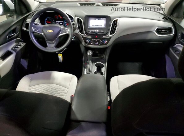 3GNAXSEV1JS585656 2018 CHEVROLET EQUINOX Серебряный Вид панели приборов