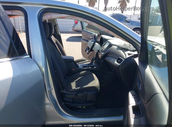 3GNAXSEV7JS588769 2018 CHEVROLET EQUINOX Silver Widok wnętrza z przodu