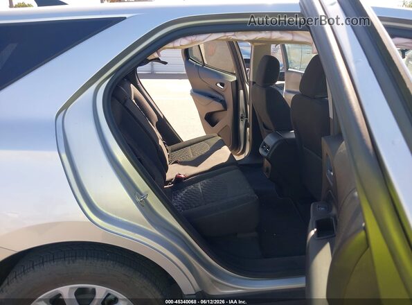 3GNAXSEV7JS588769 2018 CHEVROLET EQUINOX Silver Widok naklejki z numerem VIN