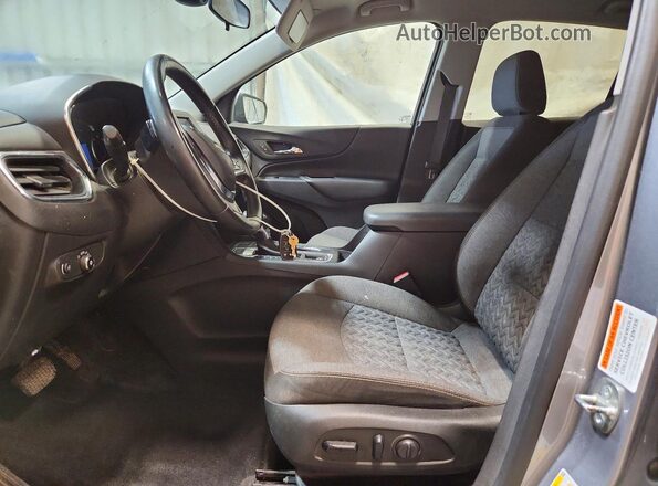 3GNAXTEG2PL246804 2023 CHEVROLET EQUINOX Silver Widok wnętrza z przodu