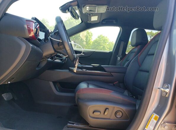3GNAXTEG8SL146361 2025 CHEVROLET EQUINOX Silver Front interior view
