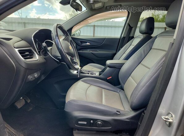 3GNAXTEXXJS553523 2018 CHEVROLET EQUINOX Silver Вид салону спереду