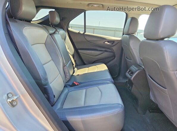 3GNAXTEXXJS553523 2018 CHEVROLET EQUINOX Silver Вид задньої частини салону