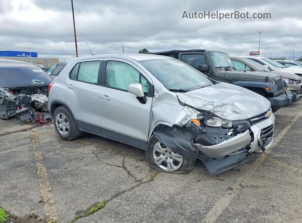3GNCJKSB0HL257654 2017 CHEVROLET TRAX Silver Front right