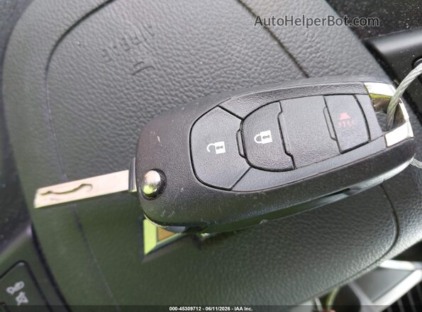 3GNCJKSB2KL230348 2019 CHEVROLET TRAX Белый Вид панели приборов