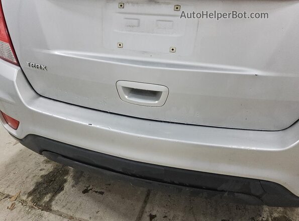 3GNCJKSB2LL135578 2020 CHEVROLET TRAX Silver 