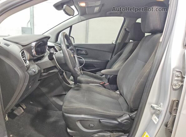 3GNCJKSB2LL135578 2020 CHEVROLET TRAX Silver 