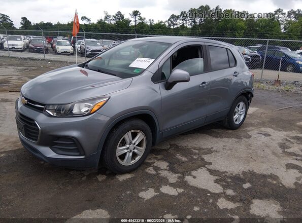 3GNCJKSB7LL147001 2020 CHEVROLET TRAX Gray წინა მარცხენა ხედი სამი მეოთხედიდან