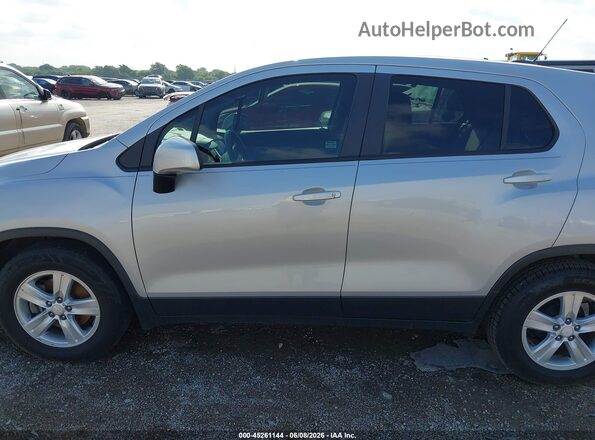 3GNCJKSBXLL137336 2020 CHEVROLET TRAX Silver Vista interior de 360 grados