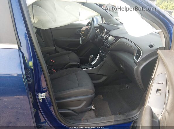 3GNCJLSB0HL163117 2017 CHEVROLET TRAX Blue Front interior view