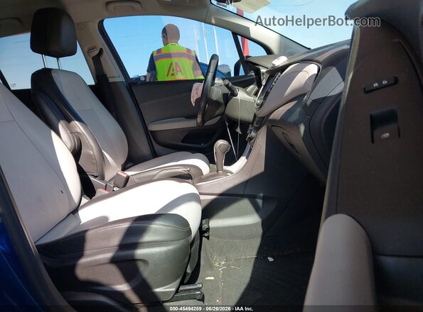 3GNCJLSB0KL161813 2019 CHEVROLET TRAX Синий Вид салона спереди