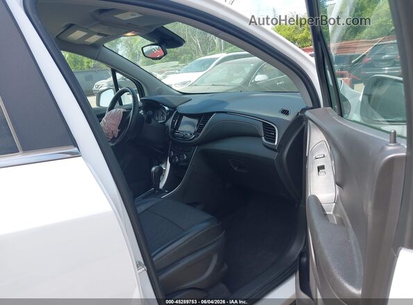 3GNCJLSB1LL300932 2020 CHEVROLET TRAX White Widok wnętrza z przodu