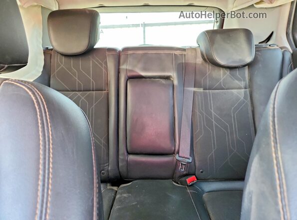 3GNCJLSB3JL185814 2018 CHEVROLET TRAX Burgundy Rear seats view