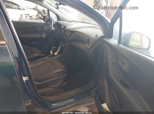 3GNCJLSB3LL133960 2020 CHEVROLET TRAX Blue Front interior view