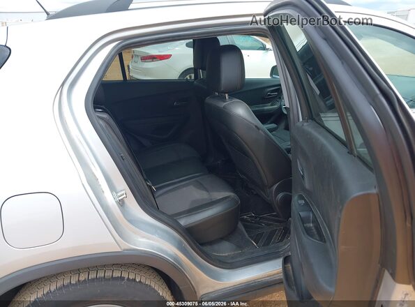 3GNCJLSB4JL212583 2018 CHEVROLET TRAX Silver VIN կոդի պիտակի տեսք