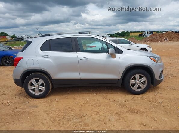 3GNCJLSB4JL212583 2018 CHEVROLET TRAX Silver Սալոնի հետևի տեսք