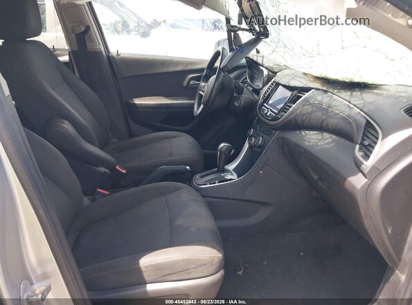3GNCJLSB4LL310743 2020 CHEVROLET TRAX Серебряный Вид салона спереди