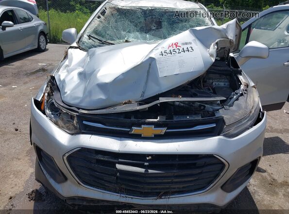 3GNCJLSB4LL310743 2020 CHEVROLET TRAX Серебряный Вид сзади