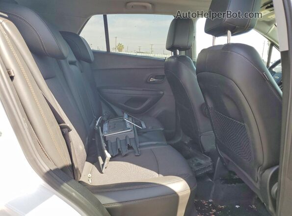 3GNCJLSB5HL290154 2017 CHEVROLET TRAX White Vista interior trasera
