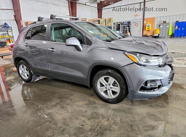 3GNCJLSB5LL296092 2020 CHEVROLET TRAX Gray Delantero derecho