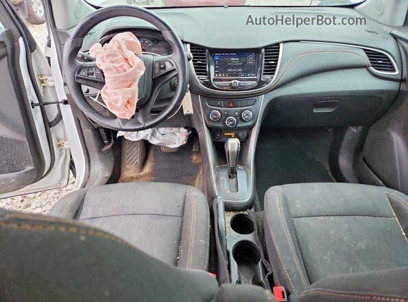3GNCJLSB6JL247447 2018 CHEVROLET TRAX White Dashboard view