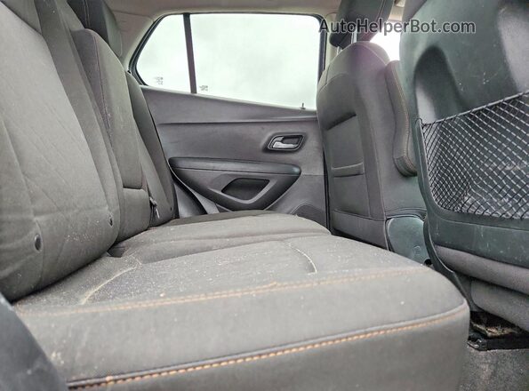 3GNCJLSB6JL247447 2018 CHEVROLET TRAX White Rear interior view