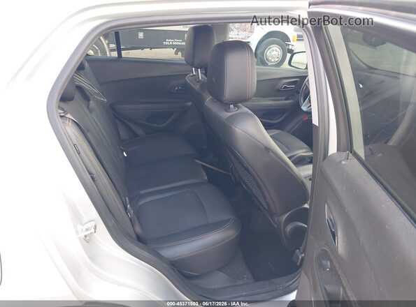 3GNCJLSB6LL121687 2020 CHEVROLET TRAX Silver VIN sticker view
