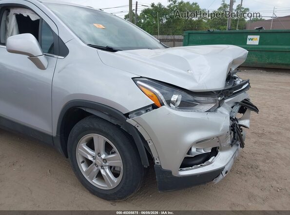 3GNCJLSB7KL343086 2019 CHEVROLET TRAX Silver Front view