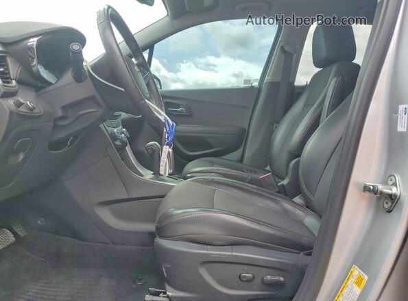 3GNCJLSB8JL265254 2018 CHEVROLET TRAX Silver 