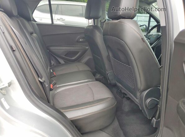 3GNCJLSB8JL265254 2018 CHEVROLET TRAX Silver 