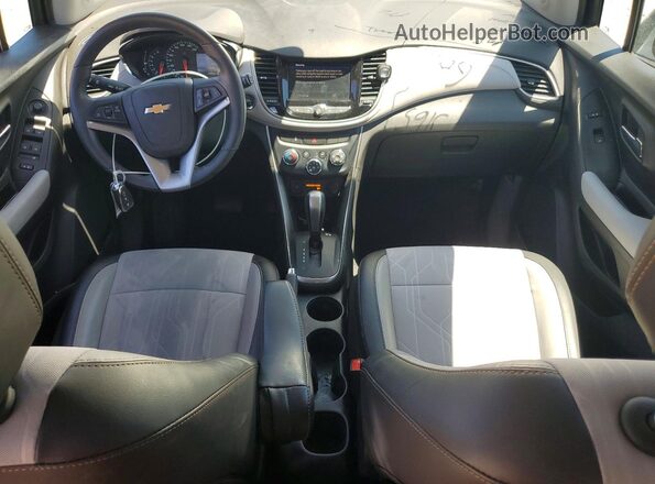 3GNCJLSB9LL220889 2020 CHEVROLET TRAX Gray Вид панелі приладів