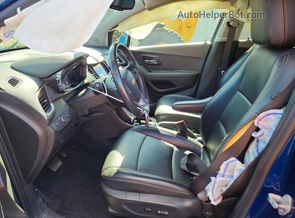 3GNCJMSB1LL225073 2020 CHEVROLET TRAX Blue Front interior view