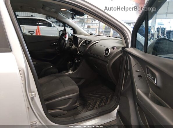 3GNCJNSB1GL263141 2016 CHEVROLET TRAX Gray Front interior view