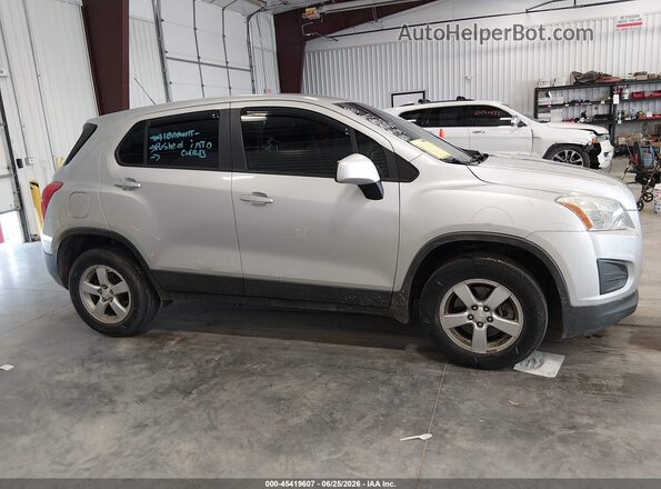 3GNCJNSB1GL263141 2016 CHEVROLET TRAX Gray Rear interior view