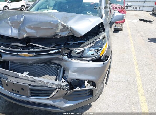 3GNCJNSB6LL257555 2020 CHEVROLET TRAX Серый Вид спереди